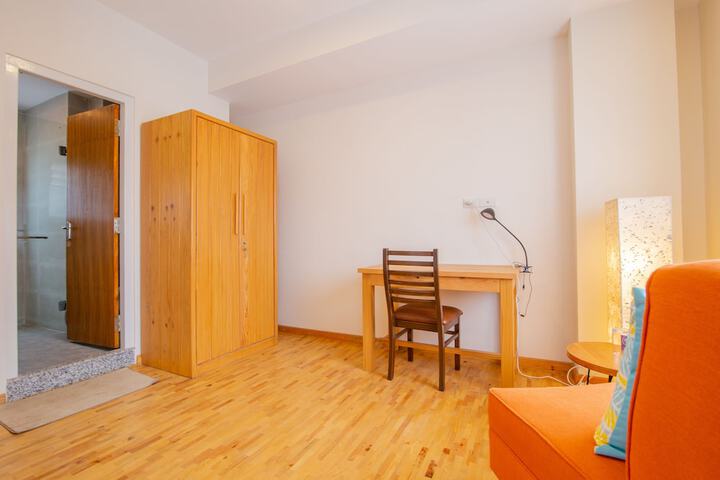 Room 12 of 17
