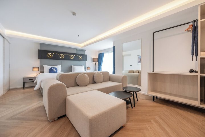 Room 21 of 39