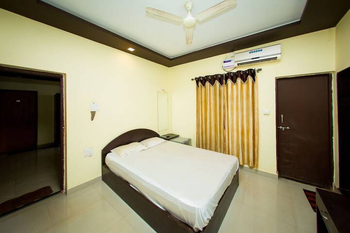 Room 27 of 144