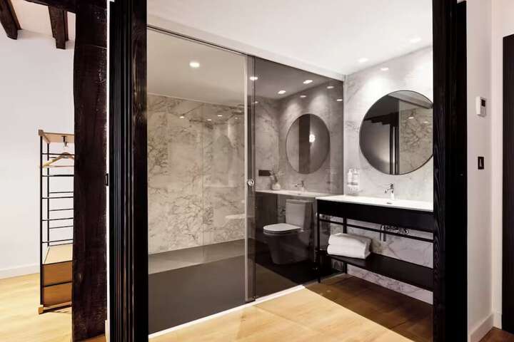 Room 29 of 49