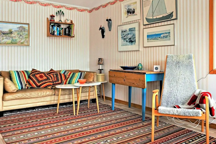 Room 8 of 15