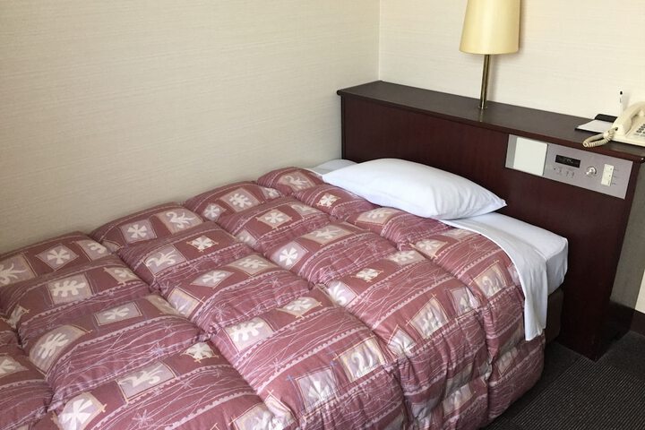 Room 6 of 11