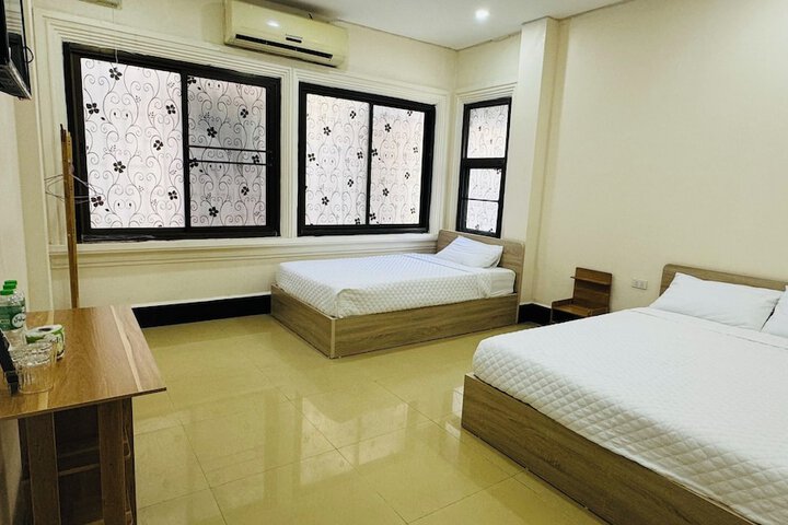 Room 8 of 25