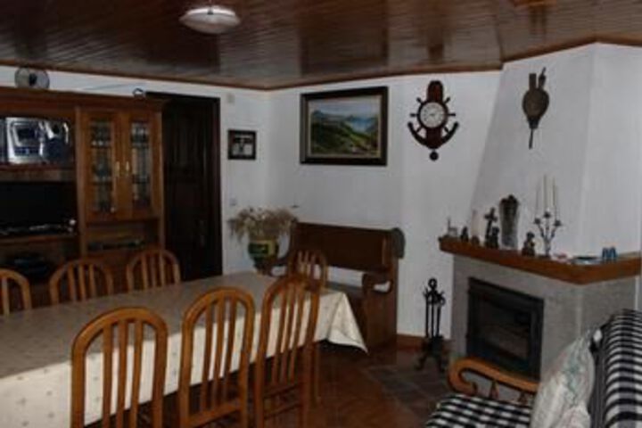 Room 9 of 14