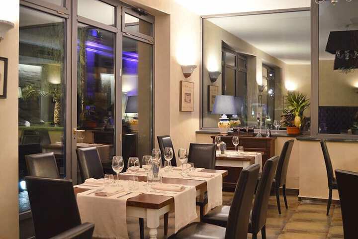 Dining 42 of 72