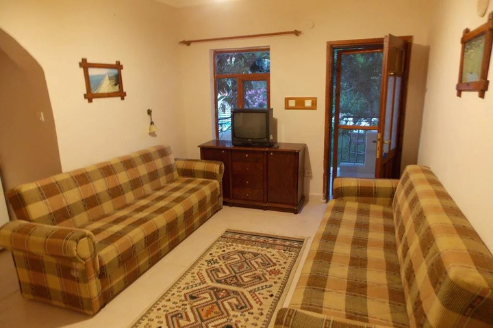 Room 8 of 21