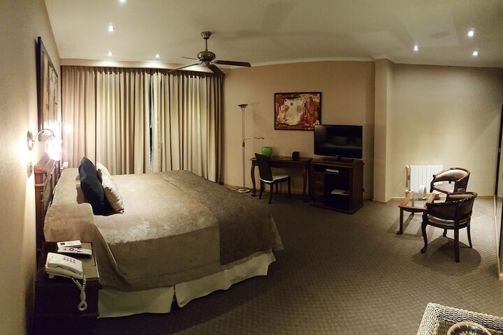 Room 15 of 93