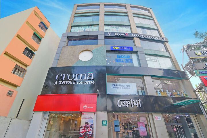 Fabhotel The Crown Aura