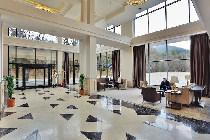 Hotel 2 of 114