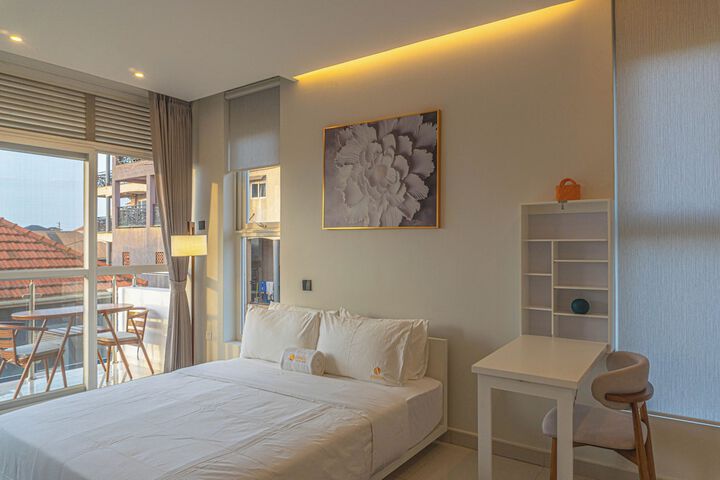 Room 6 of 38