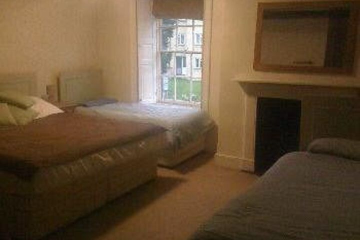 Room 4 of 5