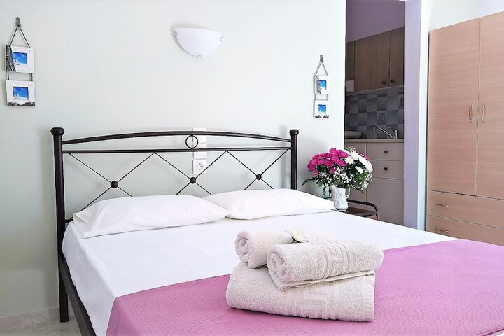 Room 2 of 34