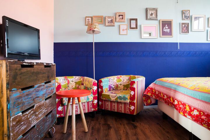 Room 4 of 42