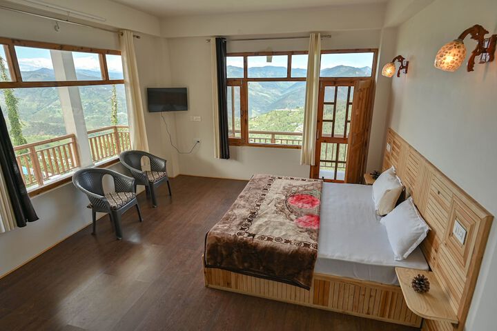 Room 3 of 21