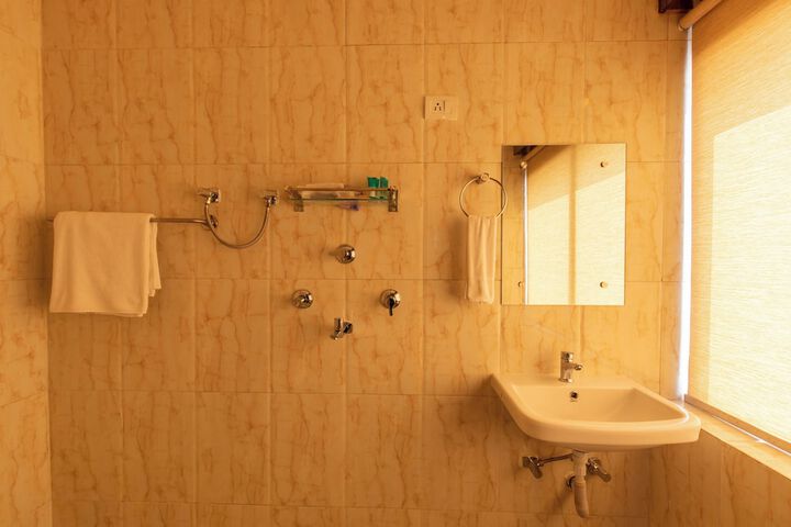 Room 18 of 36