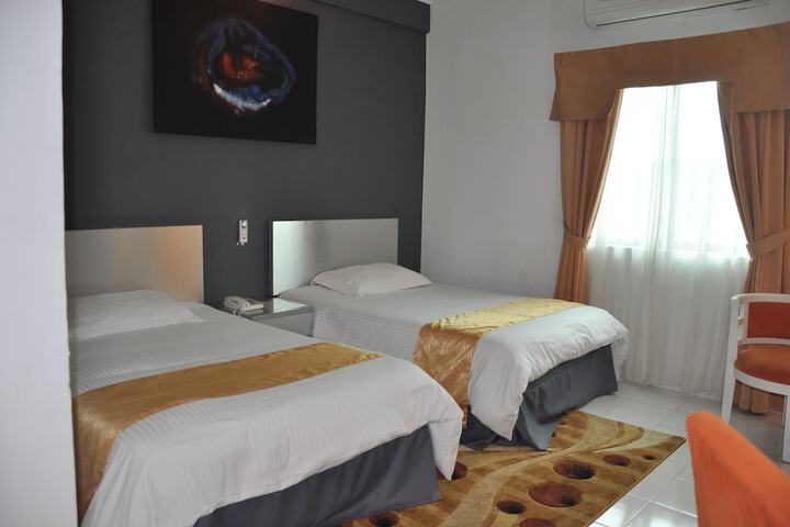 Room 27 of 75