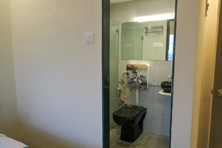 Room 18 of 23