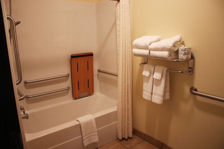 Room 25 of 41