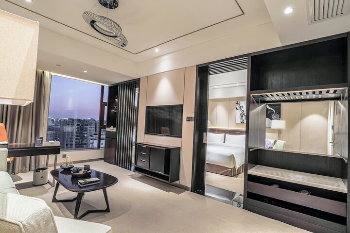 Room 12 of 49