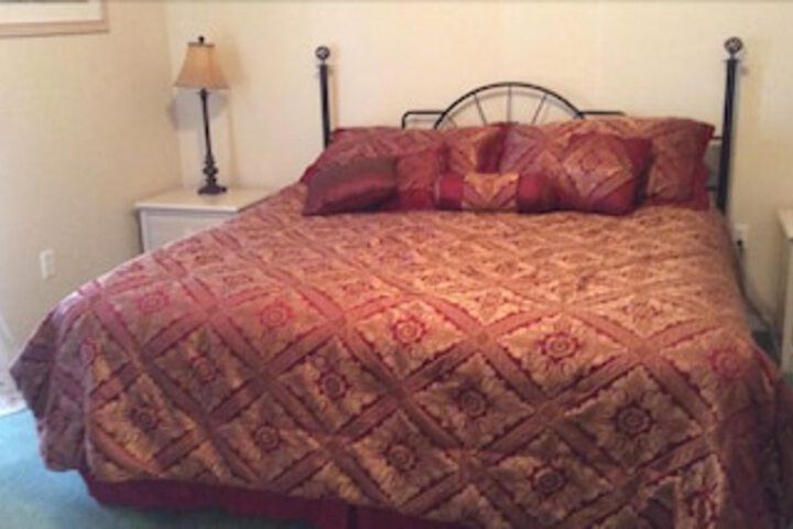 Room 13 of 18