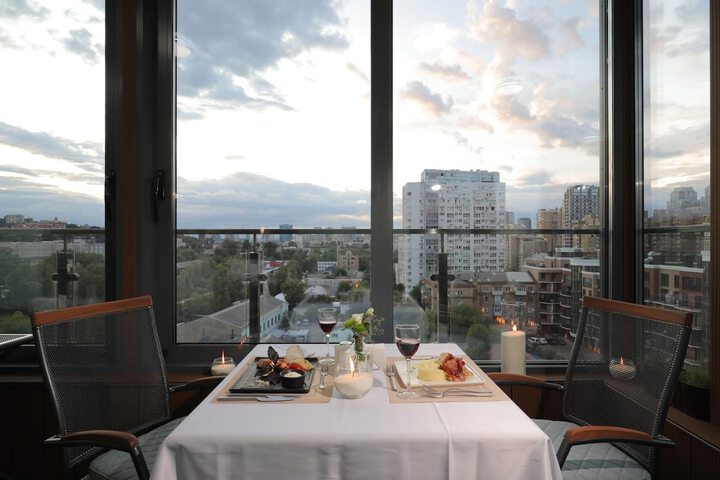 Dining 41 of 53