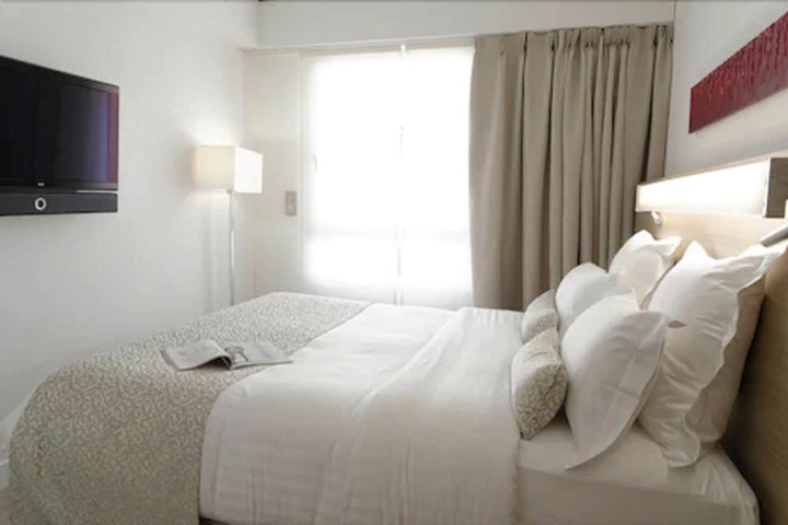 Room 10 of 38