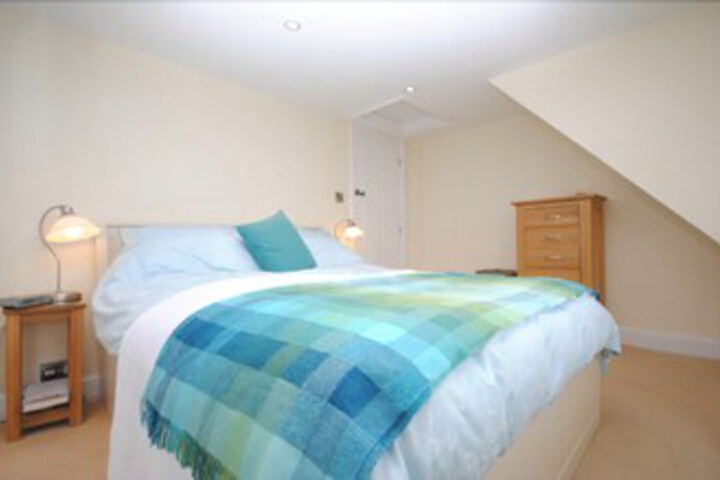 Room 10 of 26