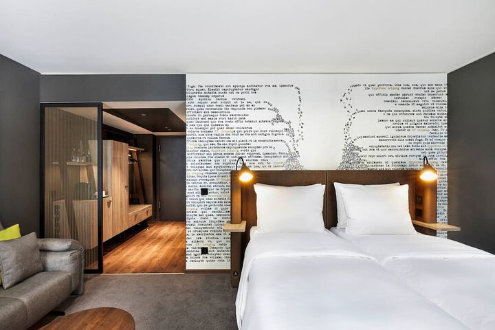Room 4 of 55