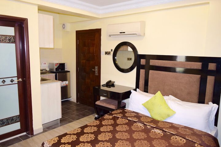 Room 2 of 27