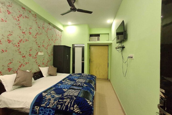 Room 6 of 35