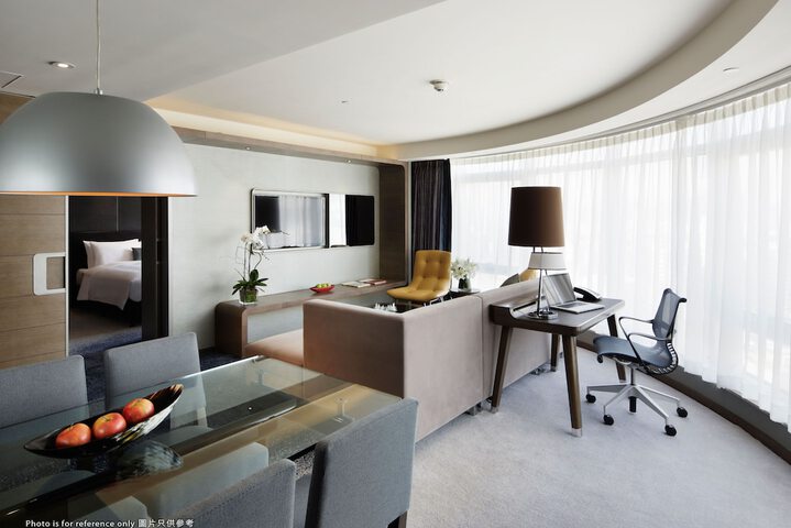 Room 12 of 42