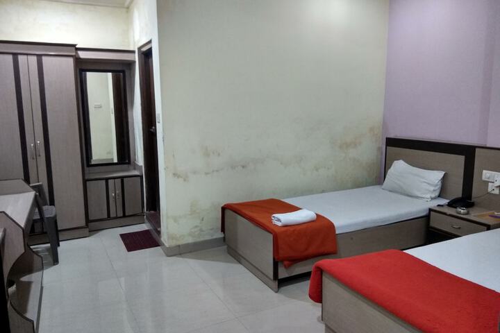 Room 53 of 81