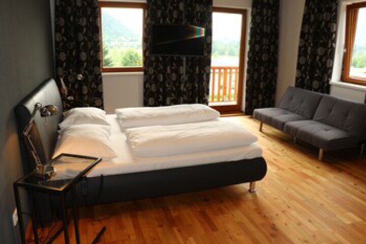 Room 17 of 41