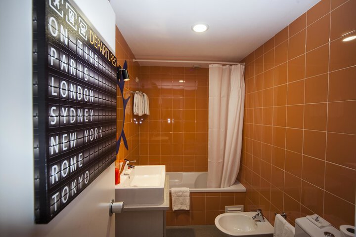 Room 18 of 26