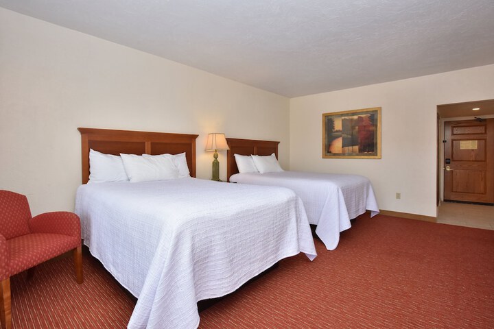 Lodge 2 Queen Beds (16 of 17)