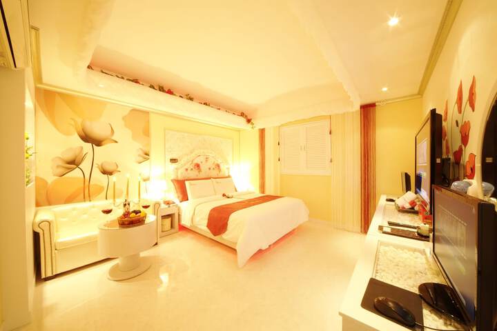 Room 9 of 33