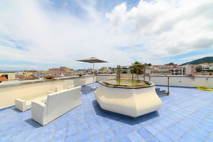 Terrace/Patio 104 of 107