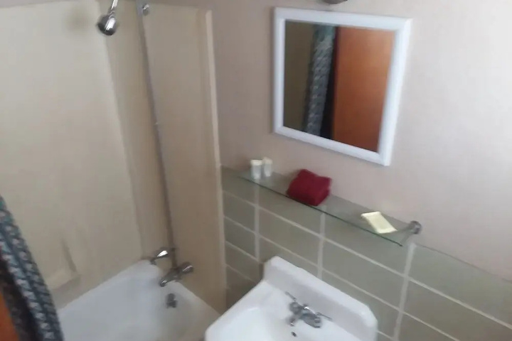 Room 8 of 15