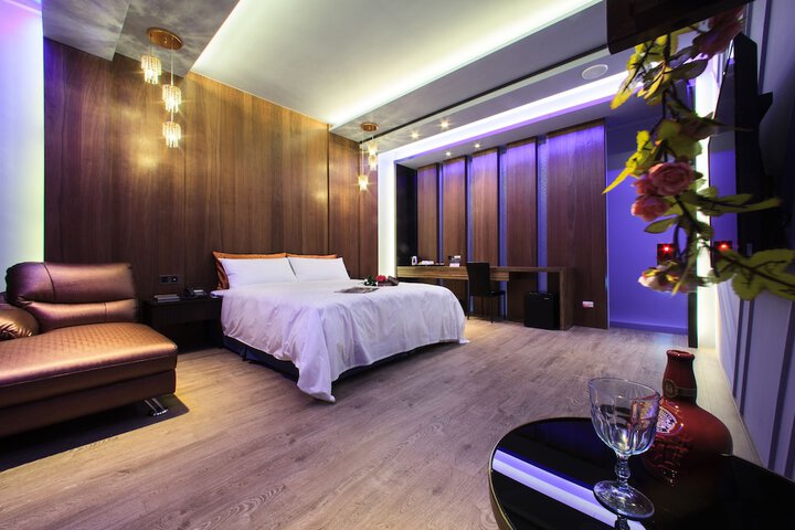 Room 10 of 75