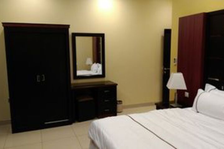 Room 13 of 39