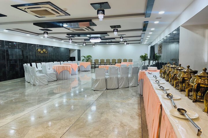 Ballroom/Hall 120 of 134