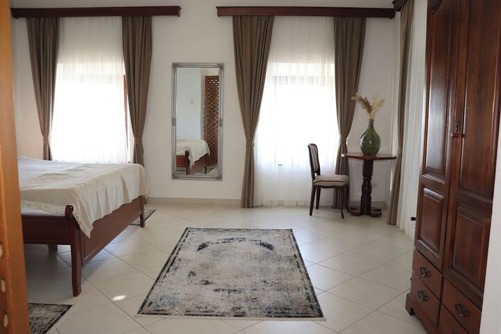 Room 45 of 263