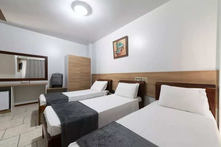 Room 6 of 44