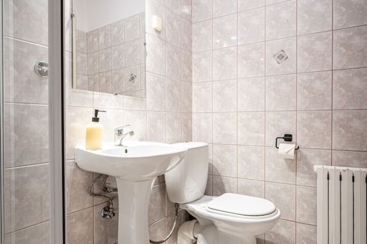 Room 153 of 180