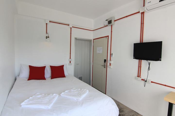 Room 10 of 50