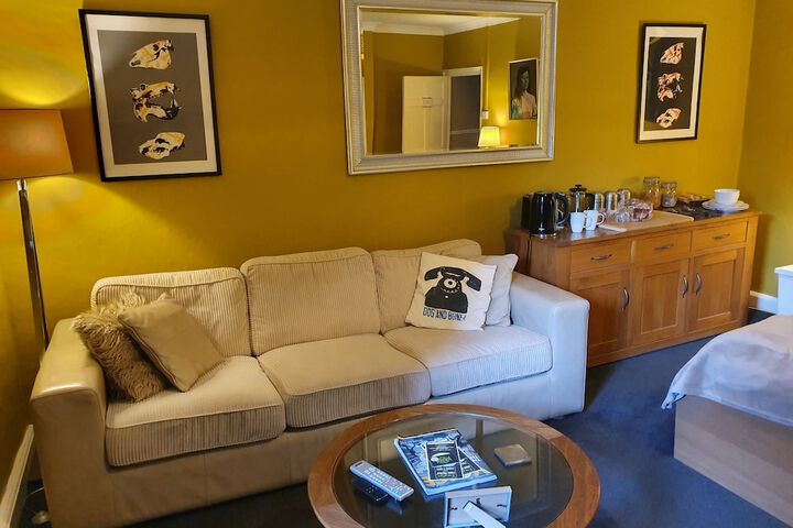 Room 9 of 24