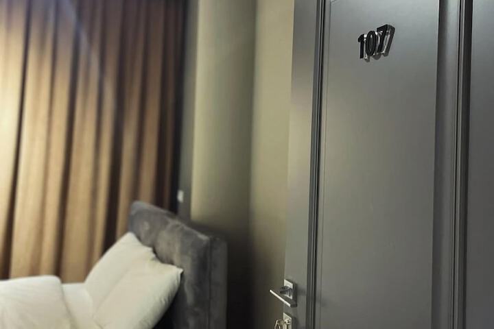 Room 13 of 42