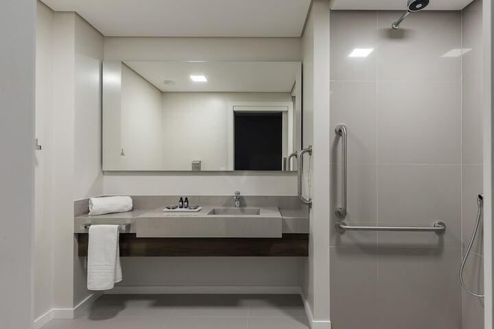 Room 65 of 104