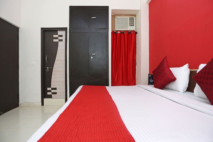 Room 18 of 25