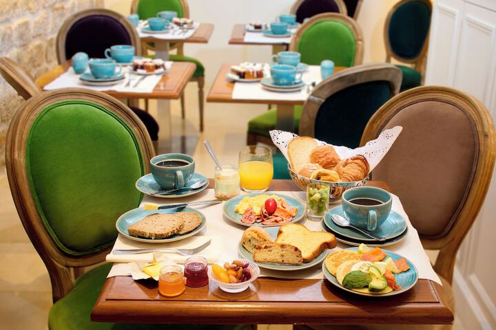 Breakfast/Coffee Service 70 of 90